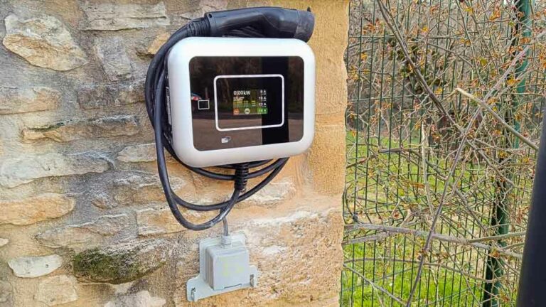 borne de recharge electrique maison d'hotes dordogne